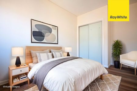 CONTEMPORARY THREE BEDROOM TOWNHOUSE IN MOST SOUGHT AFTER LOCATION - Photo 3