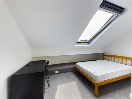 4 bedroom terraced house to rent - Photo 4