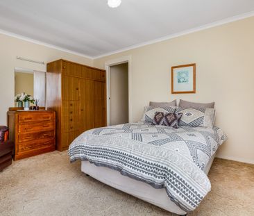 215 Carpenter Street, Quarry Hill VIC 3550 - House For Rent | Domain - Photo 4