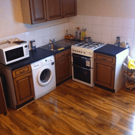 Ensuite room close to ilford station ideal for working female- £700 pcm - Photo 4