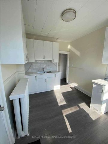 For Lease - 2 Rogers Road Unit# 2nd Floor, Toronto, Ontario - Photo 5