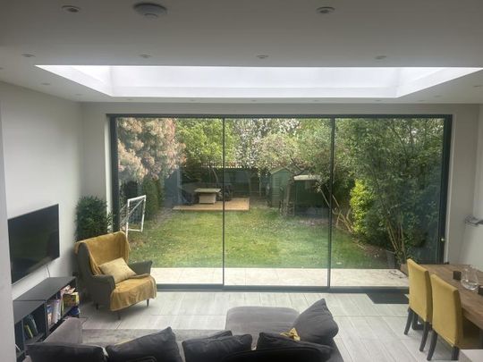 Newly refurbished Edwardian house. Large double,private en suite shower room, high ceilings, - Photo 1