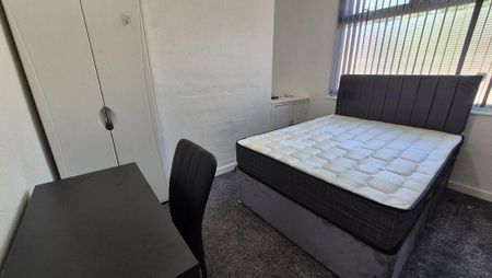 3 bedroom terraced house to rent - Photo 5