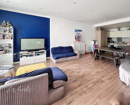 3 bedroom flat to rent - Photo 2