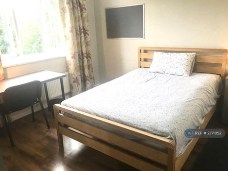 5 bedroom detached house to rent - Photo 5