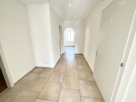 Appartement de 3 pièces au 3? et dernier étage - balcon plein sud et grand extérieur commun - Foto 4