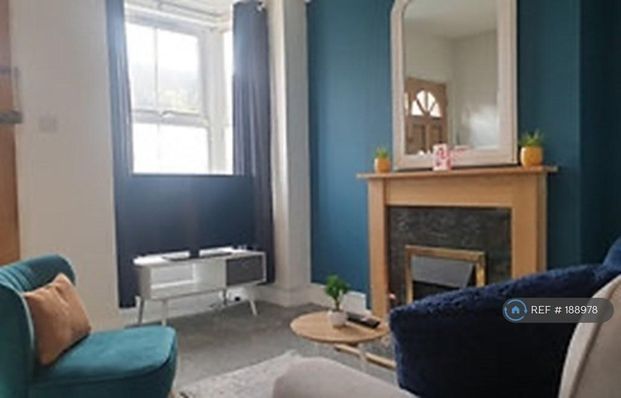 2 bedroom end of terrace house to rent - Photo 1