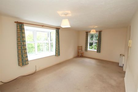 2 bedroom Flat to let - Photo 5