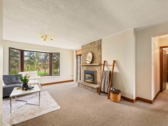 For Lease - 145 Pemberton Road Unit# Main Floor 1-Bed. Apt., Richmond Hill, Ontario - Photo 1