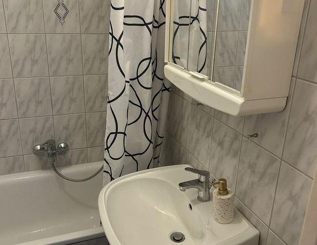 vermiete möblierte 1-Zimmer-Wohnung in Berlin-Marienfelde - Photo 1