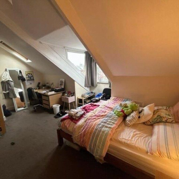 4 bedroom property to rent - Photo 1
