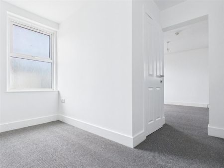 Property to rent - Photo 5