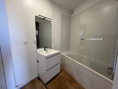 Location Appartement 4 pièces 76m² - Photo 4