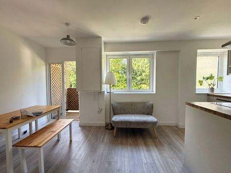 3 Bed Flat, Mellish St, E14 - Photo 2