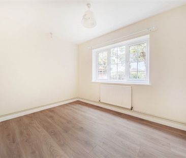 A charming two bedroom bungalow in the village of Baydon. - Photo 6