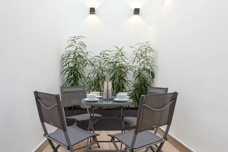 Calle Alfonso XII, Sevilla, Andalusia 41002 - Photo 2