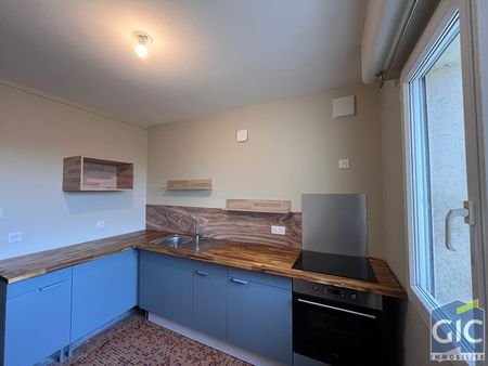 Location Appartement 3 pièces 69m² - Photo 3