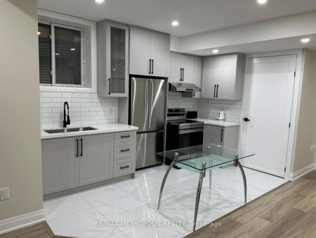 Detached Home For Lease | N8120568 - Photo 3