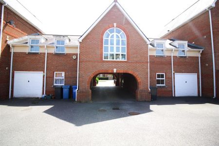 3 bedroom end of terrace house to rent - Photo 3