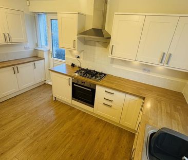 3 bedroom semi-detached house to rent - Photo 6