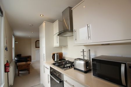 1 bed flat to rent in Shirehampton House, Exeter, EX4 - Photo 2