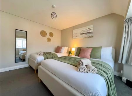 Room in a Shared House, Georgian Court, HA9 - Photo 3