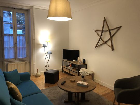 Location Maison 8 pièces 137m² COGNAC 16100 - Photo 1