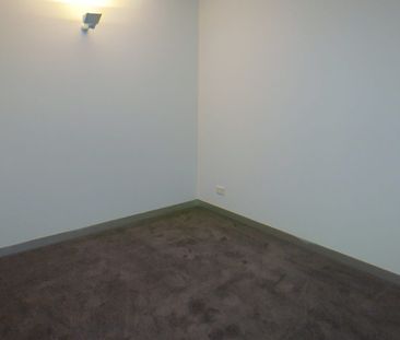 Stylish and Secure Apartment in the Heart of the Bay Street Precinct - Photo 2