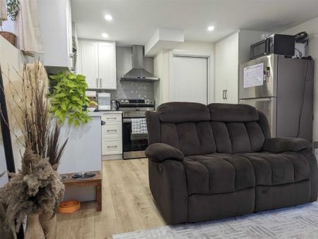 For Lease - 4094 Channing Crescent Unit# LOWER, Oakville, Ontario - Photo 2