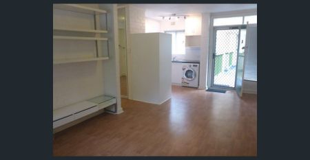 LOCK UP AND LEAVE - Photo 4