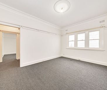 OVERSIZED ONE BEDROOM PLUS STUDY! - Photo 2
