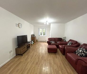 Apt 1, 35 Parkgate Avenue, BT4, Belfast - Photo 1