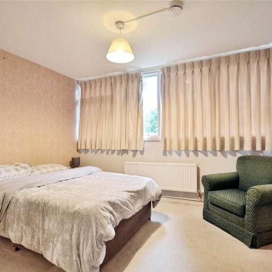 Sanctuary Close, Harefield, UB9 - Photo 1