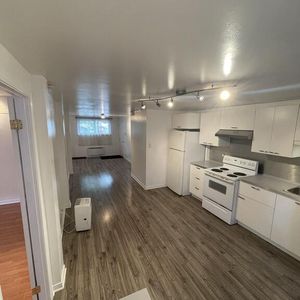 4 1/2, MEUBLÉ (Colocation Possible) - Photo 2