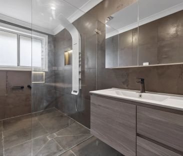 Light-Filled & Beautifully Updated Family Townhouse - Photo 2