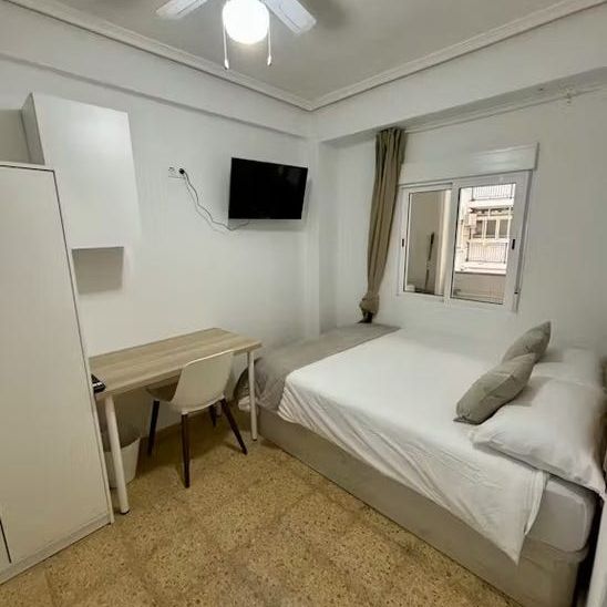 Carrer de lEnginyer José Sirera, Valencia, Valencian Community 46017 - Photo 1