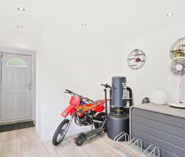 4 bedroom semi-detached house to rent - Photo 3