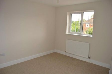 Ulceby, North Lincolnshire - Photo 2