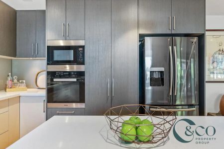 “Luxury Ground Floor Apartment in Prime Location” - Photo 2