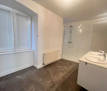 Location Appartement 4 pièces 80m² - Photo 5