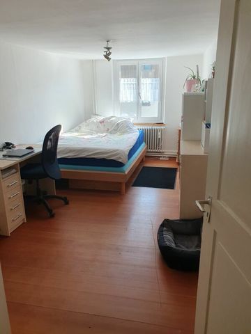 Spezielle und grosszügige 4.5-Zimmer-Wohnung zu vermieten - Photo 3