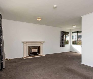 Cosy 3 Bedroom Home in Sought After Kelson - Photo 3