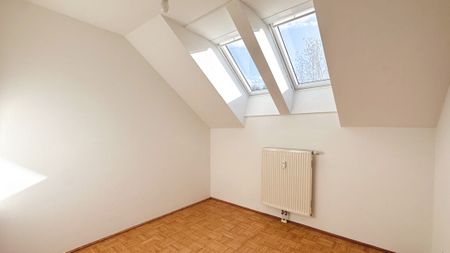 Lichtdurchflutete 3-Zimmer-Dachgeschosswohnung in ruhiger Lage - Foto 3