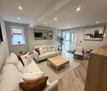 Whetstone Lane, Birkenhead - Photo 1