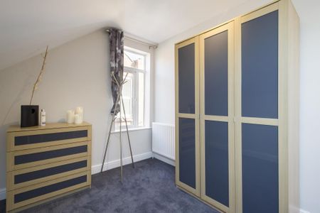 1 bedroom in a house share to rent - Photo 3