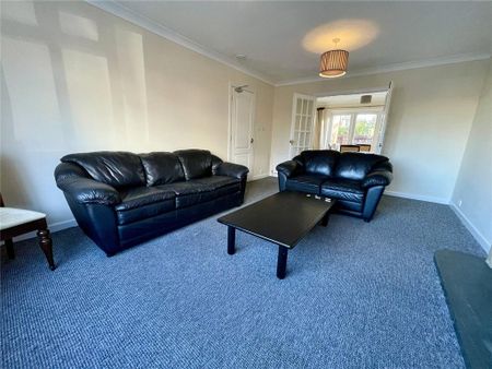 6 bedroom detached house to rent - Photo 2