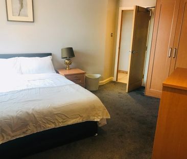 2 Bed Flat, Waterloo Street, LS10 - Photo 1