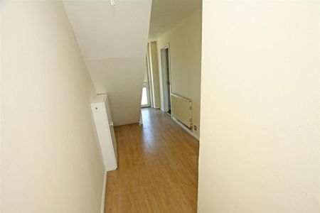 2 bedroom end of terrace house to rent - Photo 3