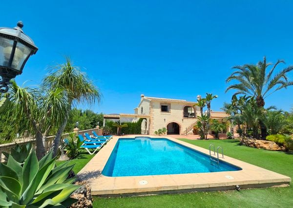 WIDE ESTATE FOR RENT IN TEULADA FOR LONG TERM