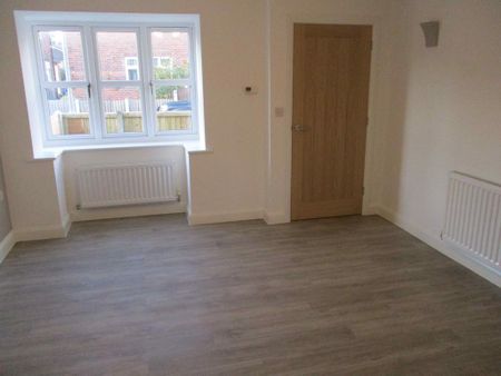 3 bedroom detached house to rent - Photo 2
